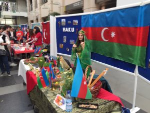 Les stand de l'AETG et de l'Azerbaijan côte-à-côte - Global Village, édition 2019